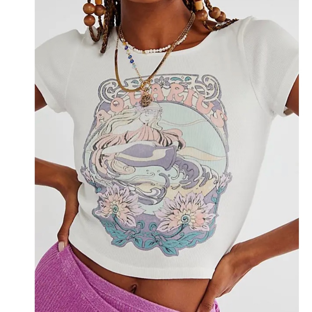 DAYDREAMER Horoscope Baby Tee Aquarius